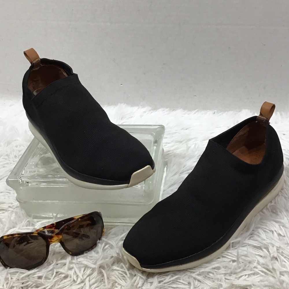 Gentle Souls By Kenneth Cole black knit Remi slip on sneakers 8